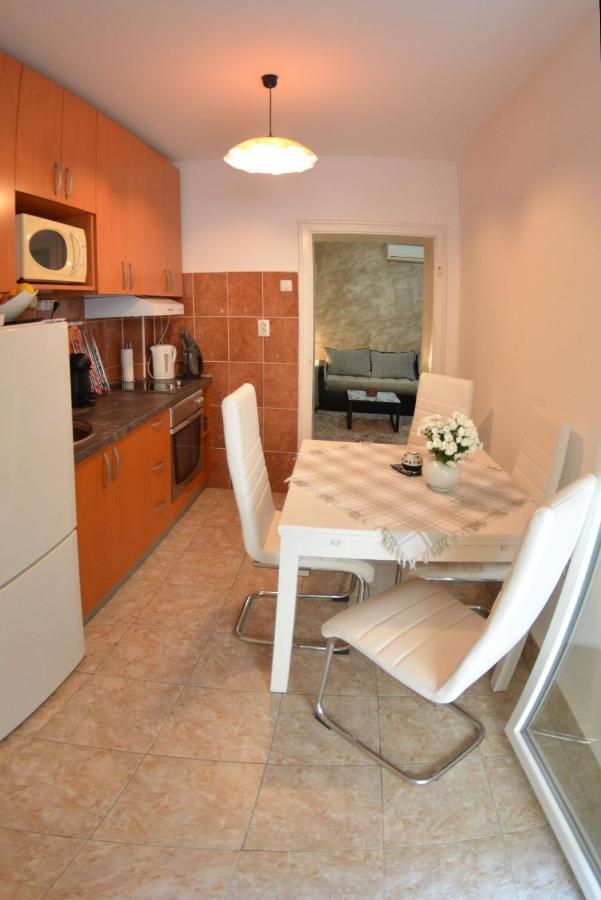 White Night City Center Apartman Belgrado Exterior foto