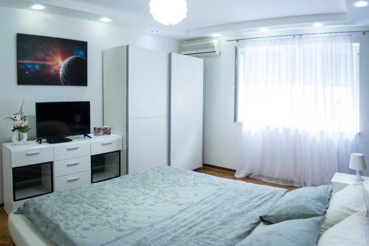 White Night City Center Apartman Belgrado Exterior foto